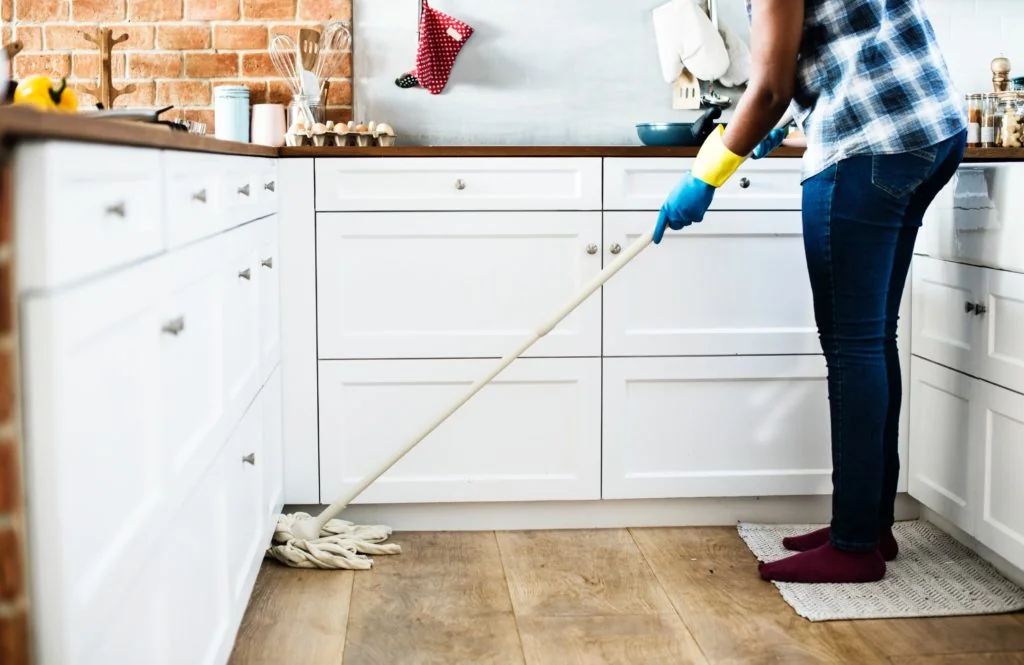 cleaning declutter